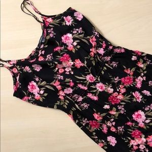🌺 PRETTY FLORAL MAXI DRESS - S , Forever 21 .